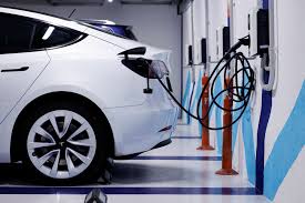 Global Electric Vehicle Market: Circumnavigating Policy Shifts and Market Dynamics