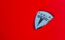 A Lack Of Autopilot Safeguards Prompts Tesla To Recall Almost All Of Its Cars On US Roads